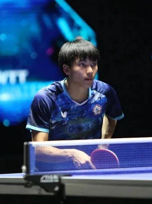 中国天才少年状态低迷决胜局4比11惨败m6米乐app2比3爆冷一轮游！21岁