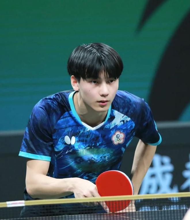 中国天才少年状态低迷决胜局4比11惨败m6米乐app2比3爆冷一轮游！21岁(图3)