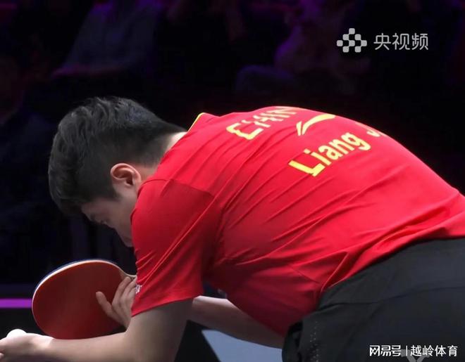 布伦决胜局8-1开好头 坐等林诗重庆冠军赛：梁靖崑3-2险胜小勒(图2)
