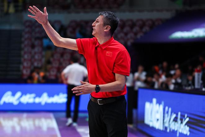 功复仇中国男篮闯入亚洲杯四强79比71!掐灭韩国三分成(图3) 功复仇中国男篮闯入亚洲杯四强79比71!掐灭韩国三分成(图3)